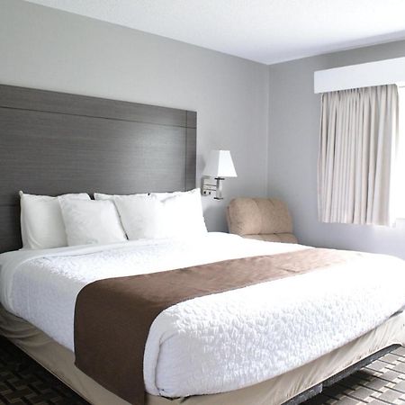 Adams Inn And Suites Ngoại thất bức ảnh