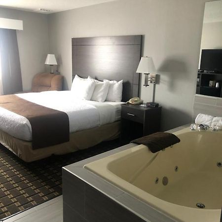 Adams Inn And Suites Ngoại thất bức ảnh