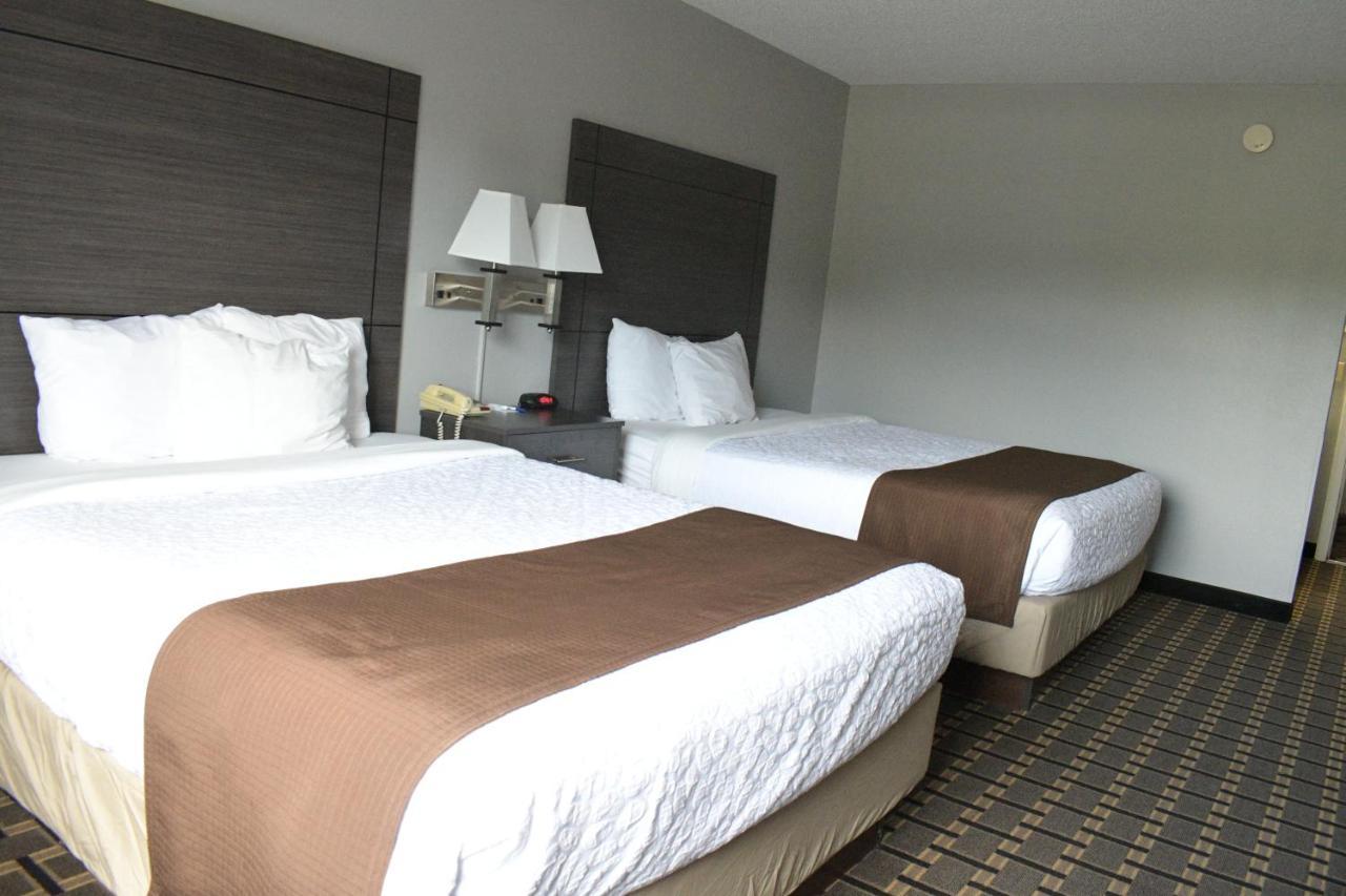 Adams Inn And Suites Ngoại thất bức ảnh