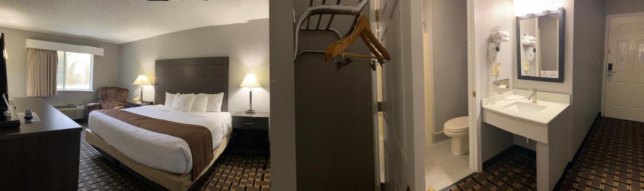 Adams Inn And Suites Ngoại thất bức ảnh
