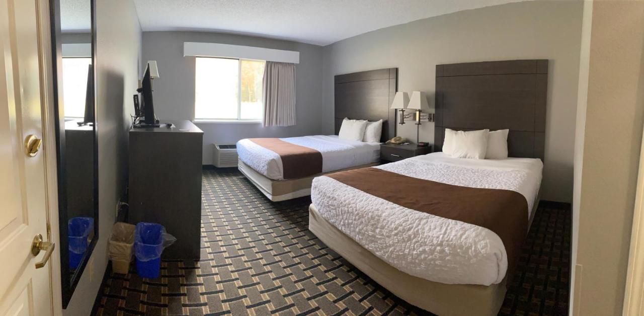 Adams Inn And Suites Ngoại thất bức ảnh