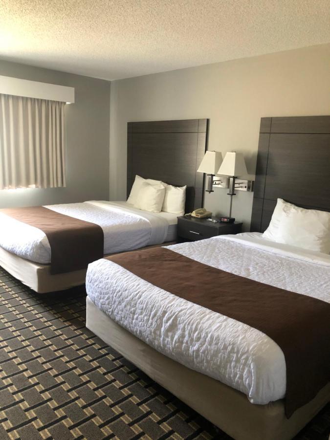 Adams Inn And Suites Ngoại thất bức ảnh