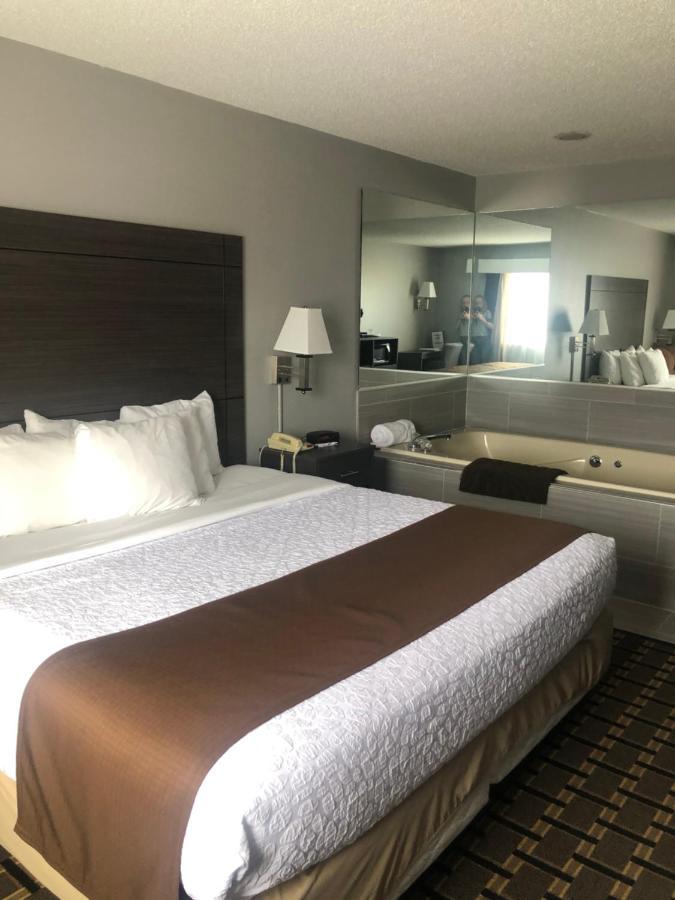 Adams Inn And Suites Ngoại thất bức ảnh